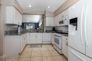 5422 AURORA DRIVE, LEESBURG, FL 34748 - MLS#MFRG5104853