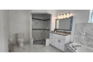 17271 PEGGY AVENUE, MOUNT DORA, FL 32757 - MLS#MFRG5104979