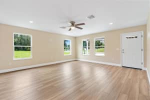 555 E ANDERSON AVENUE, BUSHNELL, FL 33513 - MLS#MFRG5105620