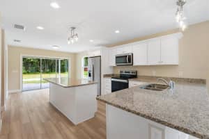 555 E ANDERSON AVENUE, BUSHNELL, FL 33513 - MLS#MFRG5105620