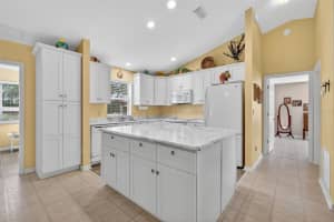 923 CAMINO DEL REY DRIVE, LADY LAKE, FL 32159 - MLS#MFRG5105708