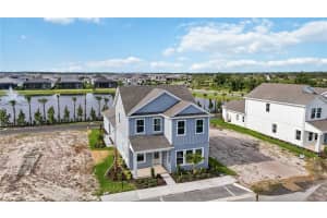 204 EAGLESTON LANE, LAKEWOOD RANCH, FL 34240 - MLS#MFRG5105793