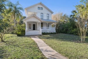 316 LAKEVIEW DRIVE, LAKE HELEN, FL 32744 - MLS#MFRG5105800