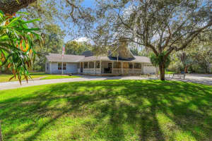 5100 GRIFFIN VIEW DRIVE, LADY LAKE, FL 32159 - MLS#MFRG5105824