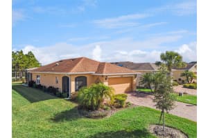 328 VESTRELLA DR, POINCIANA, FL 34759 - MLS#MFRG5106016