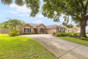 1095 CLUB HILLS DRIVE, EUSTIS, FL 32726 - MLS#MFRG5106114