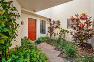 402 CLUSTERWOOD DRIVE, YALAHA, FL 34797 - MLS#MFRG5106185