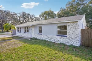 501 DORA AVENUE, TAVARES, FL 32778 - MLS#MFRG5106288