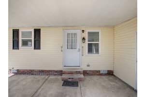 518 SAINT ANDREWS BOULEVARD, LADY LAKE, FL 32159 - MLS#MFRG5106347