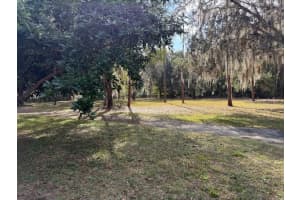 1905 Myrtle Lake Ave Fruitland Park, FL 34731 - Off Market