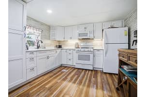 211 RUE DE PARESSE, TAVARES, FL 32778 - MLS#MFRG5107214