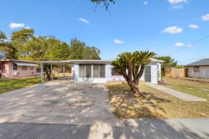 5605 BERTS ROAD, LADY LAKE, FL 32159 - MLS#MFRG5107261