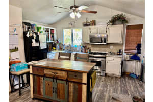 290 TROWELL AVENUE, UMATILLA, FL 32784 - MLS#MFRG5107272