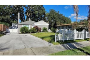 810 LAKESHORE DRIVE, LEESBURG, FL 34748 - MLS#MFRG5107383