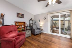 605 RAINBOW BOULEVARD, LADY LAKE, FL 32159 - MLS#MFRG5107734