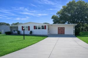 25308 Casa Del Lago Ln, LEESBURG