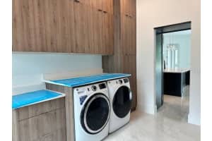 16122 Pendio Dr Montverde, FL 34756 - Off Market