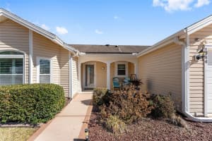 1044 SOLEDAD WAY, LADY LAKE, FL 32159 - MLS#MFRG5107914