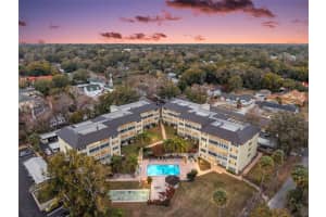 101 N Grandview St #206, MOUNT DORA