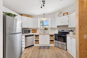 520 SAINT ANDREWS BOULEVARD, LADY LAKE, FL 32159 - MLS#MFRG5109038