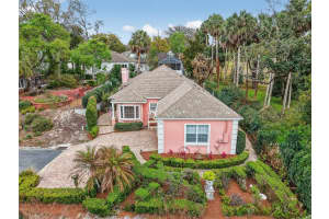 618 HIGH POINT DRIVE, MOUNT DORA, FL 32757 - MLS#MFRG5109119