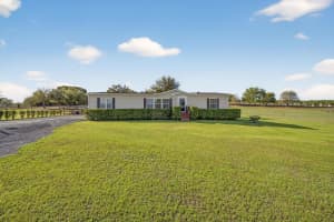 8013 SERGEANT PEPPER DR, HOWEY IN THE HILLS, FL 34737 - MLS#MFRG5109144