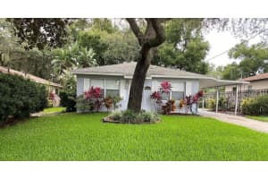 2010 1/2 VINE STREET, LEESBURG, FL 34748 - MLS#MFRG5109373