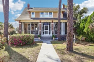 422 CENTER STREET, EUSTIS, FL 32726 - MLS#MFRG5109391