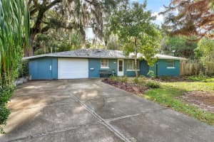 366 Bay Rd, MOUNT DORA