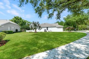 1901 PARK FOREST BOULEVARD, MOUNT DORA, FL 32757 - MLS#MFRG5109489