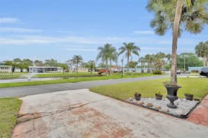 104 DIAMOND HEAD DRIVE, LEESBURG, FL 34788 - MLS#MFRG5109817