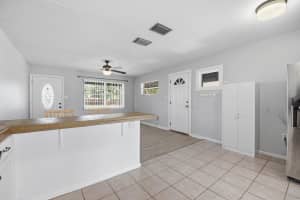 14338 LAKE JUNIETTA DRIVE, TAVARES, FL 32778 - MLS#MFRG5109875