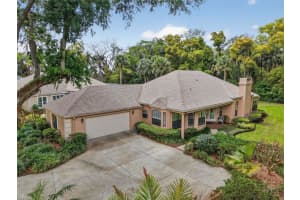 621 HIGH POINT DRIVE, MOUNT DORA, FL 32757 - MLS#MFRG5110198