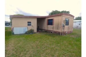 913 BEECHWOOD AVENUE, LADY LAKE, FL 32159 - MLS#MFRG5110545