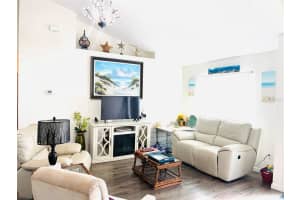 MLS# MFRG5110795, Umatilla, Florida 32784