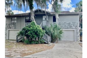 1045 N Crescent Dr, CRYSTAL RIVER