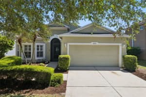 6220 N BELDON DR, MOUNT DORA, FL 32757 - MLS#MFRG5111094