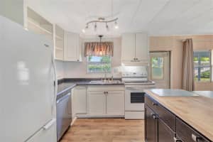 1123 FOREST LANE, TAVARES, FL 32778 - MLS#MFRG5111245