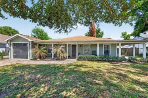 5713 Lake St, MOUNT DORA