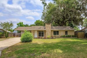 1300 ORANGE AVENUE, TAVARES, FL 32778 - MLS#MFRG5111342