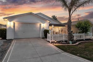 2427 SOUTHERN OAK STREET, THE VILLAGES, FL 32162 - MLS#MFRG5111504