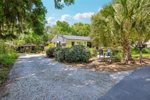 1073 CENTRAL STREET, MOUNT DORA, FL 32757 - MLS#MFRG5111509