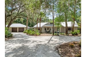 6043 Lake Erie Rd, GROVELAND