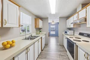 550 SAINT JOHNS ROAD, TAVARES, FL 32778 - MLS#MFRG5111544