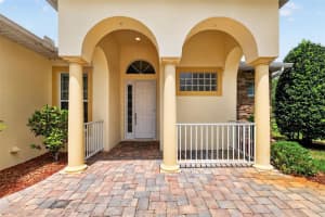 10180 LAKE MIONA WAY, OXFORD, FL 34484 - MLS#MFRG5111709