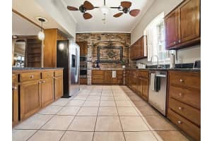 1017 SHORE ACRES DRIVE, LEESBURG, FL 34748 - MLS#MFRG5112017