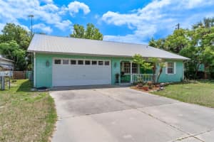 1 BONAIRE PLACE, UMATILLA, FL 32784 - MLS#MFRG5112063