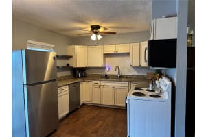 580 FERN AVENUE, TAVARES, FL 32778 - MLS#MFRG5112592
