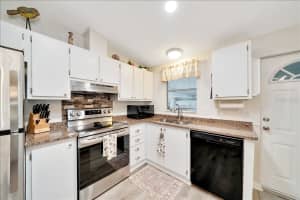 926 SAINT ANDREWS BOULEVARD, LADY LAKE, FL 32159 - MLS#MFRG5112942