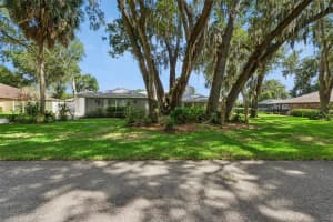 2610 TWELVE POINT DRIVE, LAKELAND, FL 33811 - MLS#MFRG5112977